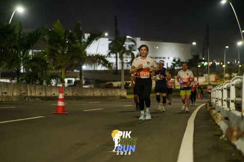 Race photo from PIK NITE RUN 2025