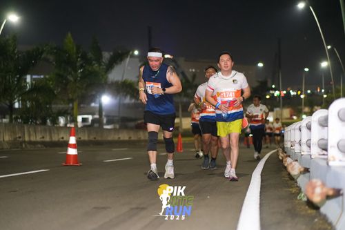 Race photo from PIK NITE RUN 2025