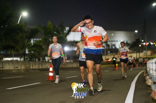 Race photo from PIK NITE RUN 2025