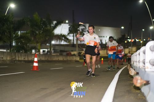Race photo from PIK NITE RUN 2025
