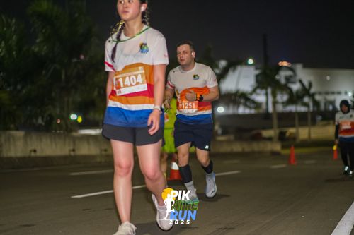 Race photo from PIK NITE RUN 2025