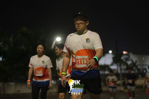Race photo from PIK NITE RUN 2025