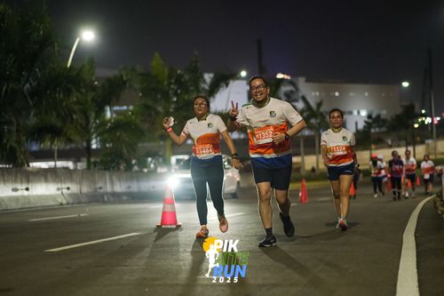 Race photo from PIK NITE RUN 2025