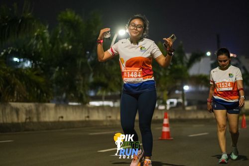 Race photo from PIK NITE RUN 2025