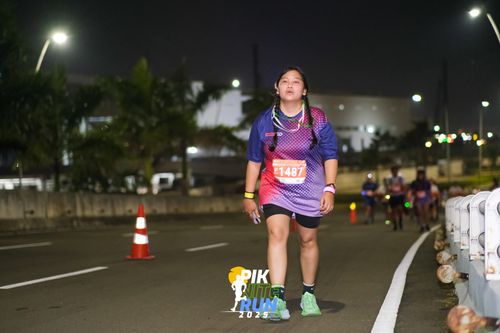 Race photo from PIK NITE RUN 2025