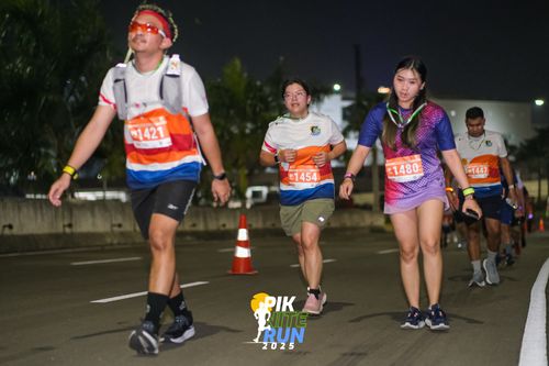 Race photo from PIK NITE RUN 2025