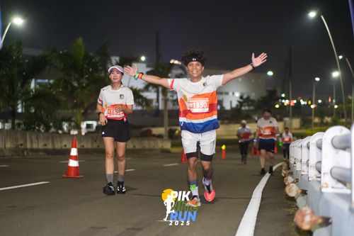Race photo from PIK NITE RUN 2025