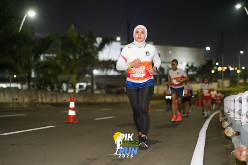 Race photo from PIK NITE RUN 2025