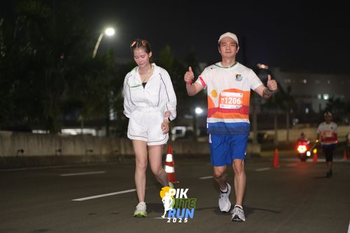 Race photo from PIK NITE RUN 2025