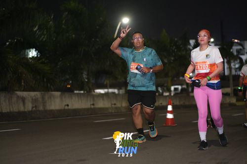 Race photo from PIK NITE RUN 2025