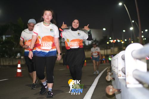 Race photo from PIK NITE RUN 2025