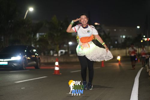 Race photo from PIK NITE RUN 2025