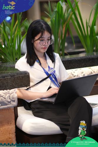 Race photo from Telin Batic 2024 Photo Search