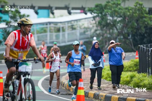 Race photo from Nu Skin Run 10K
