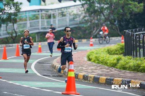 Race photo from Nu Skin Run 10K