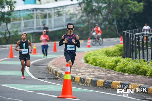 Race photo from Nu Skin Run 10K