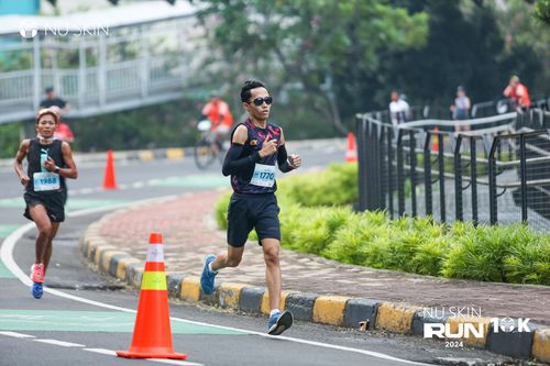 Race photo from Nu Skin Run 10K