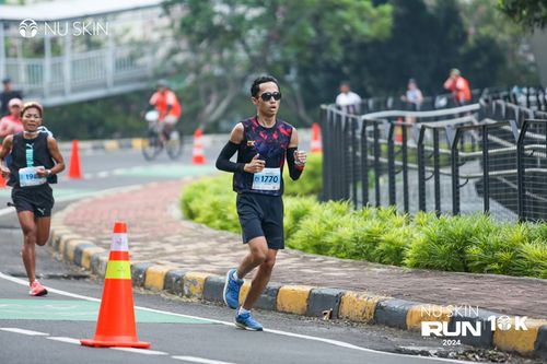 Race photo from Nu Skin Run 10K