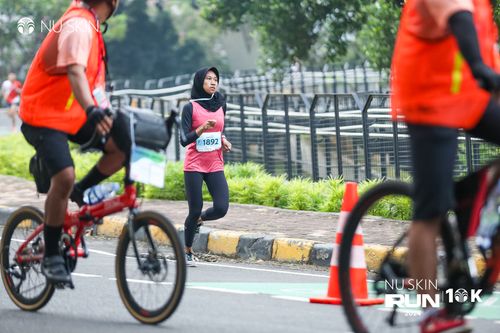 Race photo from Nu Skin Run 10K