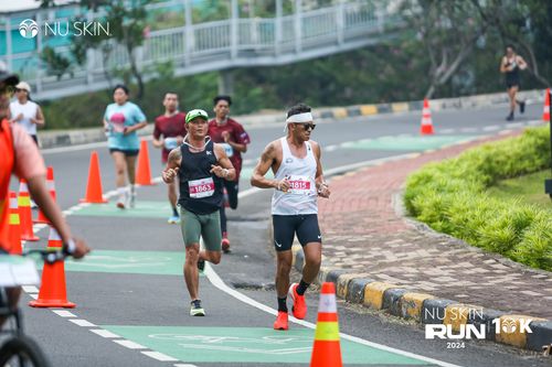 Race photo from Nu Skin Run 10K