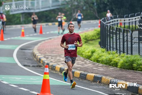 Race photo from Nu Skin Run 10K