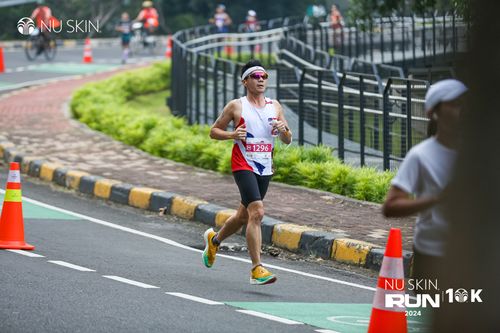 Race photo from Nu Skin Run 10K