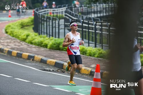 Race photo from Nu Skin Run 10K