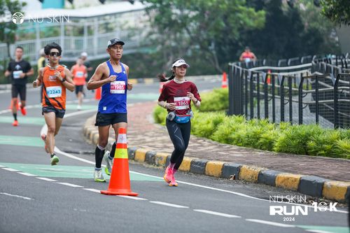 Race photo from Nu Skin Run 10K