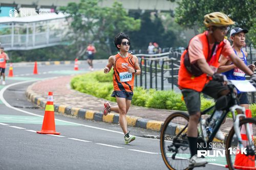 Race photo from Nu Skin Run 10K