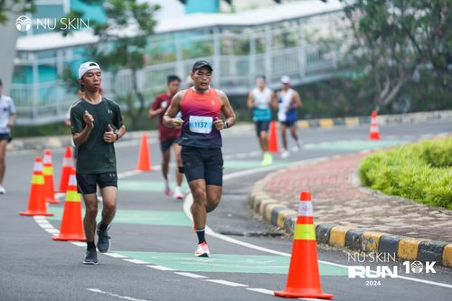 Race photo from Nu Skin Run 10K