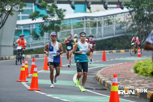 Race photo from Nu Skin Run 10K