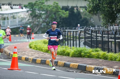 Race photo from Nu Skin Run 10K