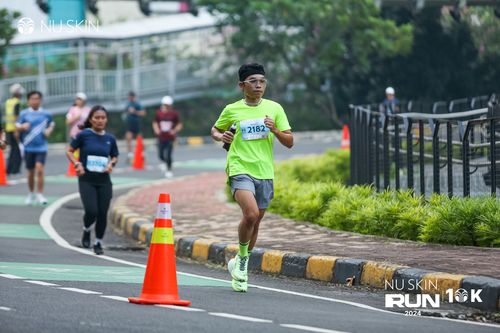 Race photo from Nu Skin Run 10K