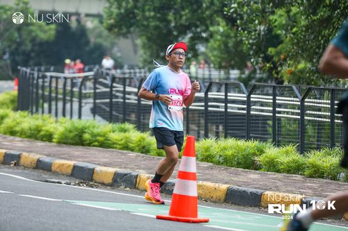 Race photo from Nu Skin Run 10K