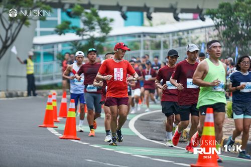 Race photo from Nu Skin Run 10K