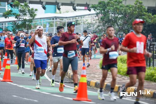 Race photo from Nu Skin Run 10K