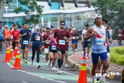 Race photo from Nu Skin Run 10K