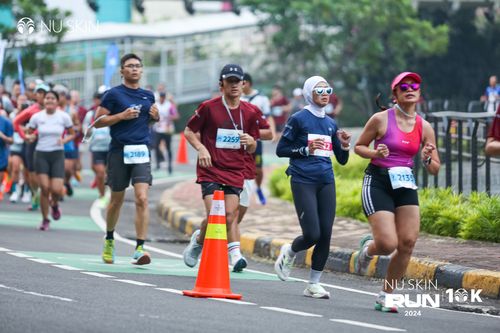 Race photo from Nu Skin Run 10K