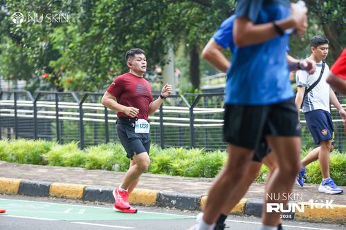 Race photo from Nu Skin Run 10K