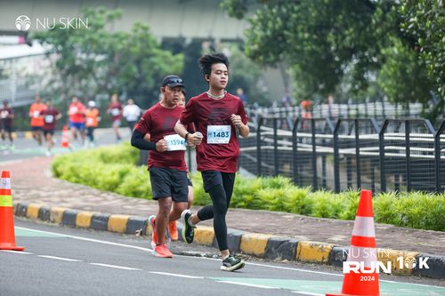 Race photo from Nu Skin Run 10K