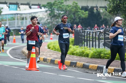 Race photo from Nu Skin Run 10K