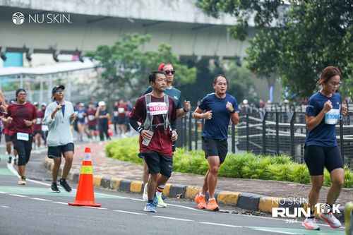 Race photo from Nu Skin Run 10K