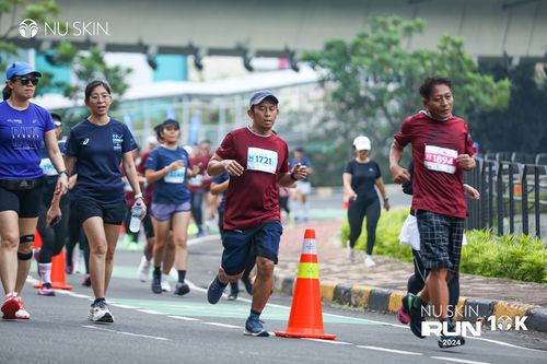Race photo from Nu Skin Run 10K