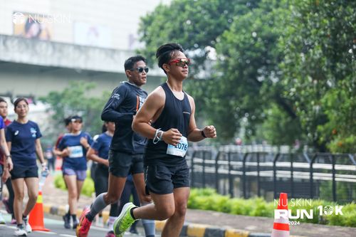 Race photo from Nu Skin Run 10K