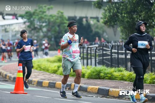 Race photo from Nu Skin Run 10K