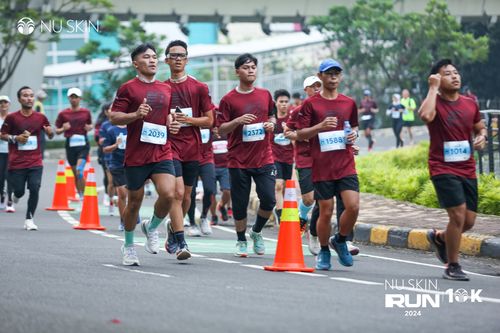 Race photo from Nu Skin Run 10K