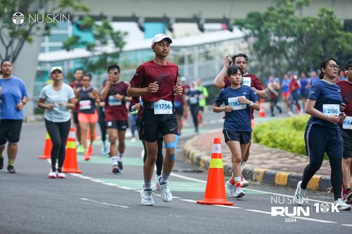 Race photo from Nu Skin Run 10K