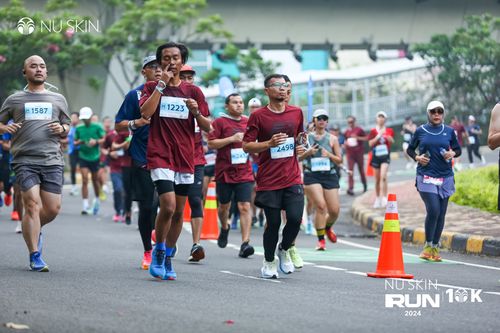Race photo from Nu Skin Run 10K
