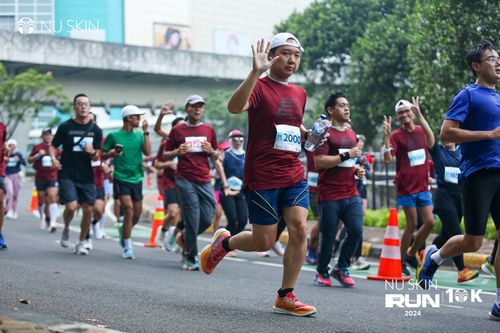 Race photo from Nu Skin Run 10K