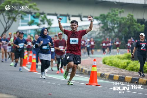 Race photo from Nu Skin Run 10K